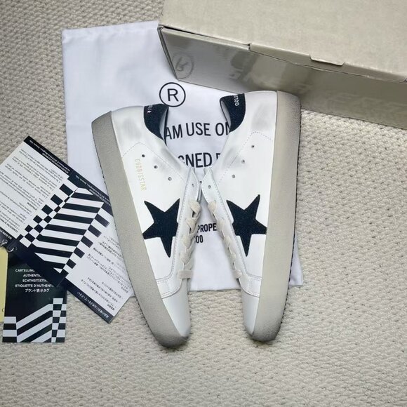 Golden Goose - Picture 1 of 8